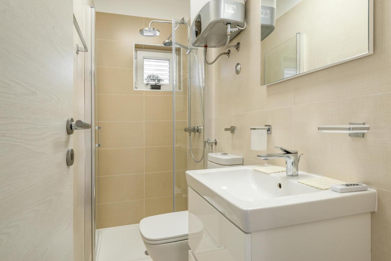 Joy 1 Apartment Новаля Екстериор снимка