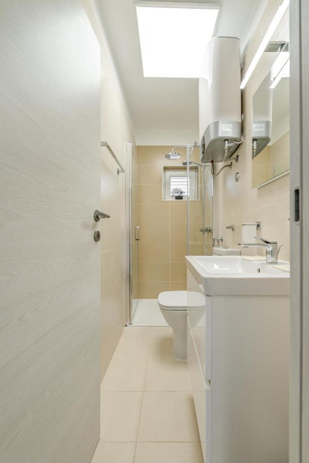 Joy 1 Apartment Новаля Екстериор снимка