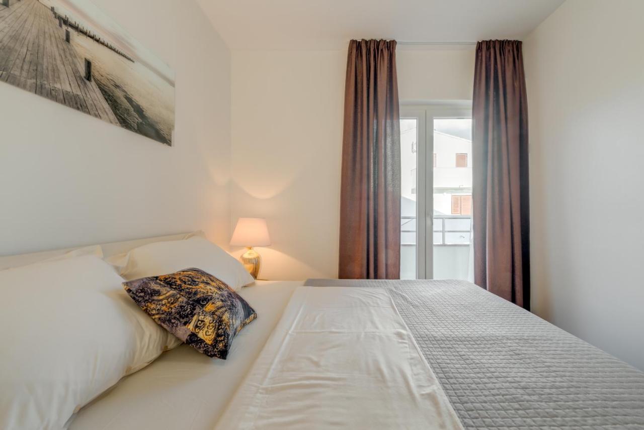 Joy 1 Apartment Новаля Екстериор снимка