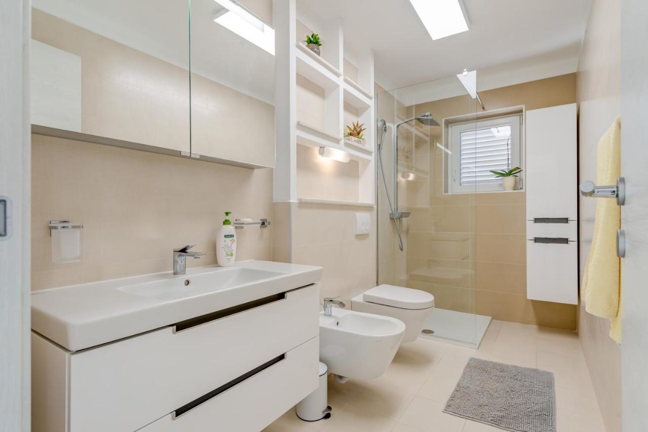 Joy 1 Apartment Новаля Екстериор снимка