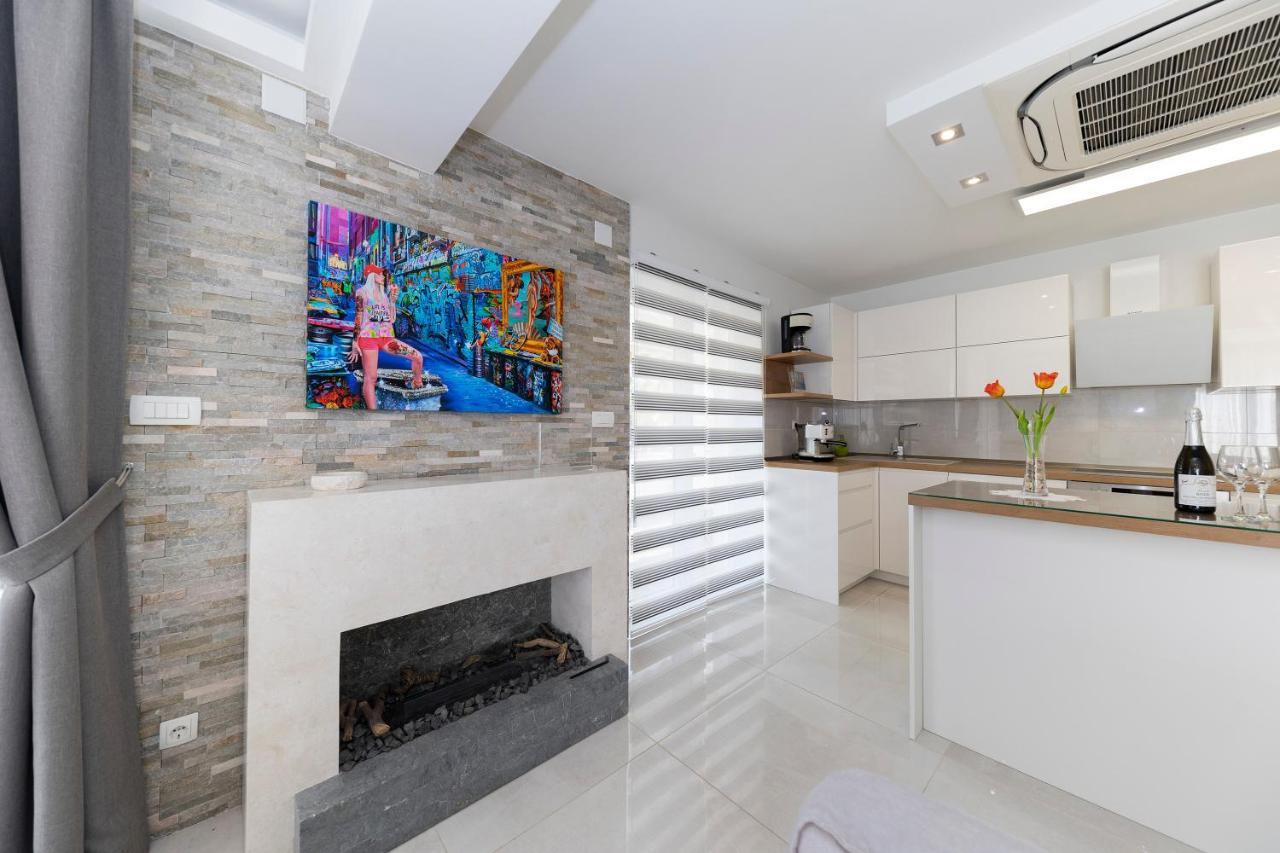 Joy 1 Apartment Новаля Екстериор снимка