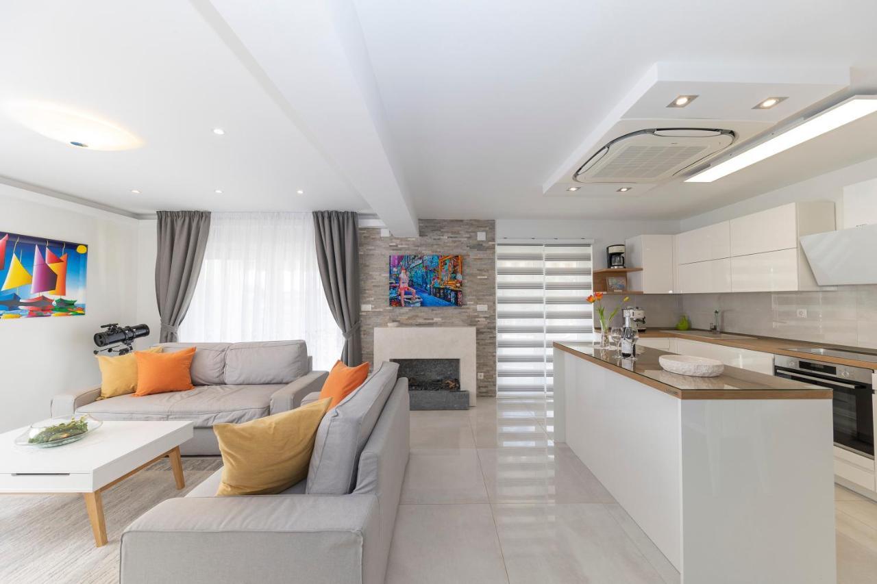 Joy 1 Apartment Новаля Екстериор снимка